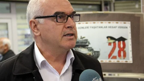 Ordudan Kovuldu Çorap Sattı