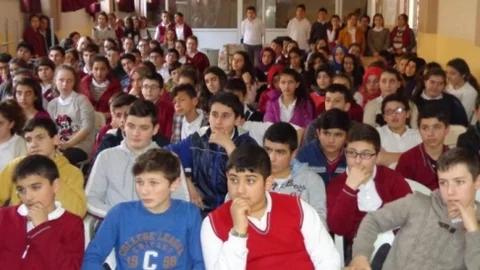 Milli Eğitim Müdürü Gündoğdu Öğrencilerle Bir Araya Geldi