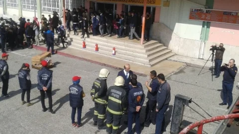 İtfaiye'den Yangın Ve Deprem Tatbikatı