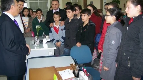 Beyşehir'de Ortaokul Öğrencilerinden Vergi Haftası Ziyareti