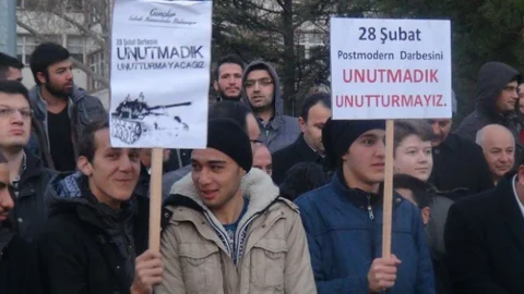 Aksaray'da 28 Şubat Protestosu