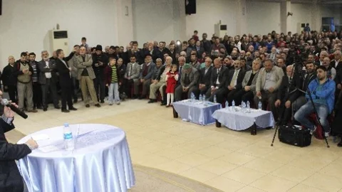 Tekkeköy'de Ömer Döngeloğlu Konferansına Yoğun İlgi