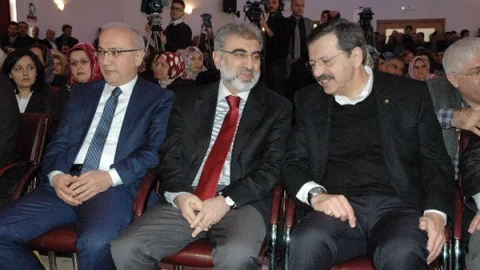 Ermenek'te Madenci Ailelerine Tapuları Verildi