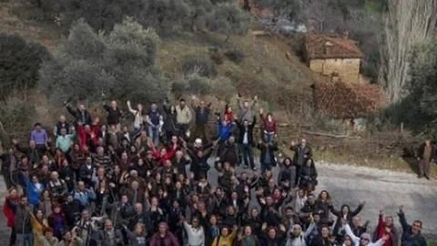 (Özel Haber) 10 Kişinin Yaşadığı Hayalet Köy Kaderine Terk Edildi