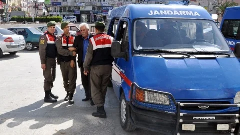 Limon Çalarken Suçüstü Yakalandılar