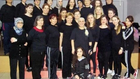 Gönen'de Halk Oyunları Kursuna Büyük İlgi