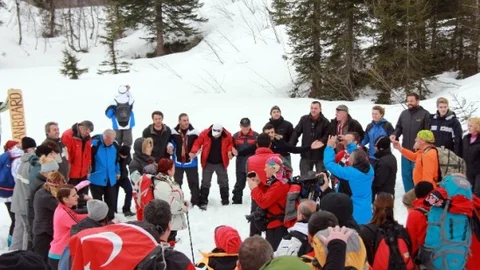 Güneşli Havada Başlayan Kar Yürüyüşünde Kar Sürprizi