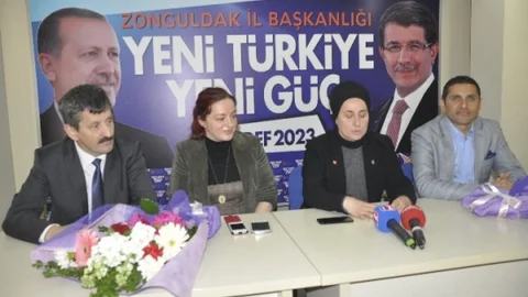 Ak Kadınlarda Devir Teslim Töreni