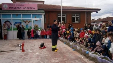 Miniklere Yangın Eğitimi Verildi