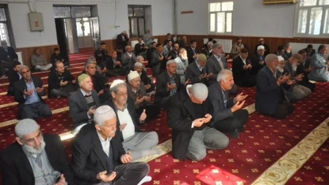 Erbakan Kahta'da Dualarla Anıldı