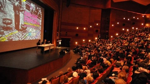 Orhan Pamuk Kadıköylülerle Söyleşi'de Buluştu