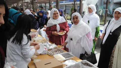 Cizre'de Kobani'ye Destek İçin Yardım Kermesi Açıldı