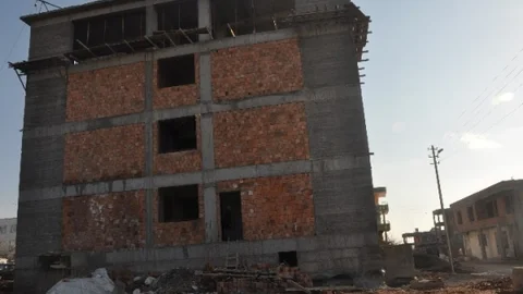 İnşaatın 4. Katından DÜşen İşçi Yaralandı