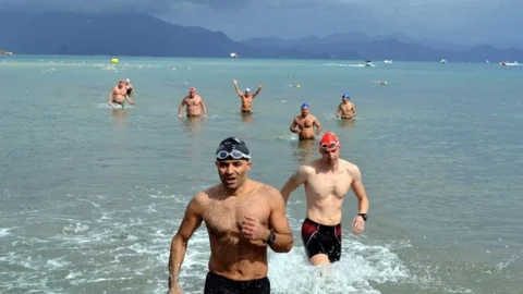 Kulaçlar ‘Kadına Şiddete Hayır' Temasıyla Atıldı