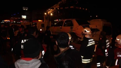 Aydın'da Zincirleme Trafik Kazası Kaza Yapan Araçlara Bakarken Bile Kaza Yaptılar