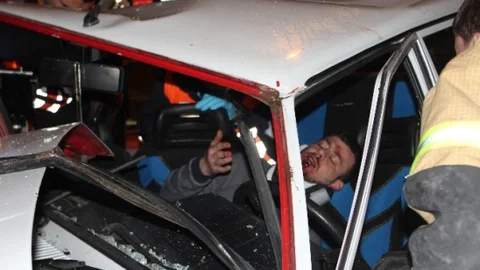 İzmir'de Trafik Kazası 3 Yaralı