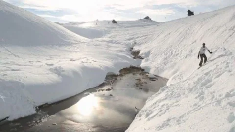 (Özel Haber) Çılgın Snowboardçular Uludağ'da Nefes Kesti
