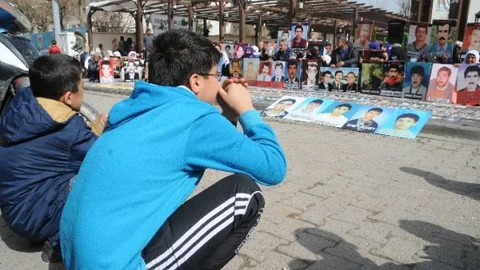 Cizre'de Kayıp Yakınlarının Oturma Eylemi Devam Ediyor
