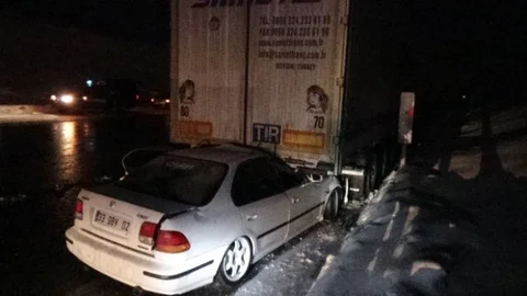 Erzincan'da Trafik Kazası 3 Yaralı