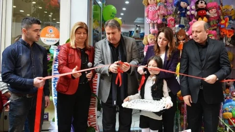 Yunusemre Belediyesi'nin Kursları İlk Meyvesini Verdi