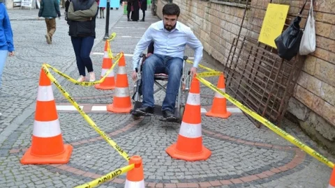 Engellilerin Sıkıntılarına Ortak Olmaya Çalıştılar