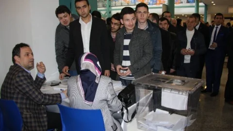 AK Parti Genel Başkan Yardımcısı Erdem ''çözüm Sürecini Bu Seçimde AK Parti'nin Sandıktan Alacağı Oy Belirleyecektir''