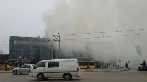 AVM'de Yoğun Duman Paniği
