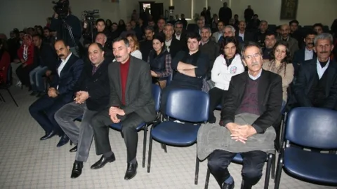 DBP Siyaset Akademisinden Mezun Olanlara Sertifikaları Verildi