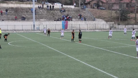 Futbolculardan Sahada İlginç Protesto