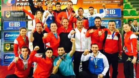 Milli Karateciler Madalyaları Topladı