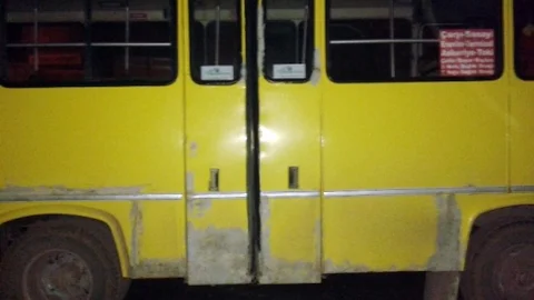Hırsızlar Minibüsten Paraları Alıp Kaçtı