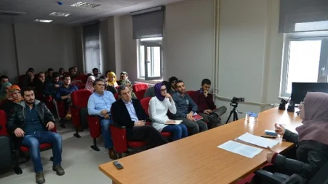 Saü'de “Ortadoğu'ya Bakışımıza Dair Eleştirel Bir Değerlendirme” Konferansı Gerçekleşti