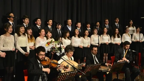 Çocuk Ve Gençlik Korosu'nun' Bir Sevdadır Şarkılar' Konseri