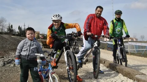 Esbike'den Şehit Binbaşı Salih Sezer Ve Arkadaşları Anısına Antrenman Yarışı