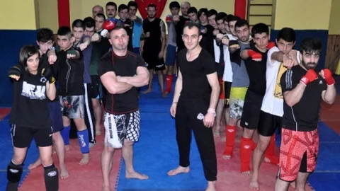 Kafes Dövüşü Trabzon'da İlgi Görüyor