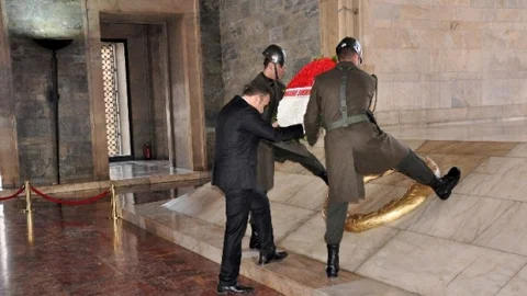 Asmmmo Ata'nın Huzurunda