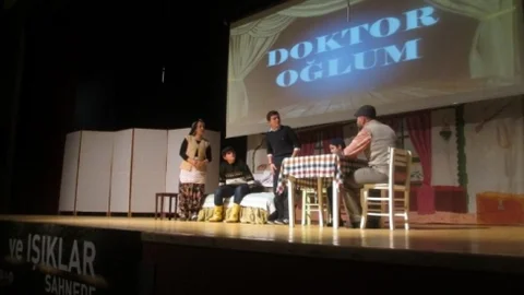 Öğrenci Veli Ve Öğretmenler Aynı Sahnede