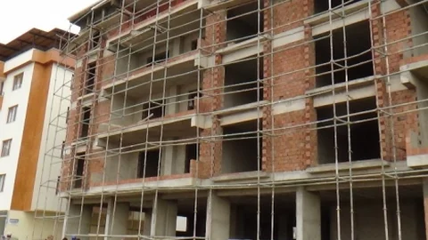 Elazığ'da 4. Kattan DÜşen 2 İşçi Yaralandı