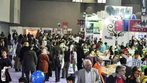 Cnr Kitap Fuarı'nı Hafta Sonunda 54 Bin Kitapsever Ziyaret Etti