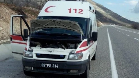 Arıza Yapan Ambulans Yolda Kaldı