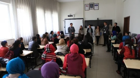 Batman Üniversitesi'nde Yaşlı Bakım Programı Başladı