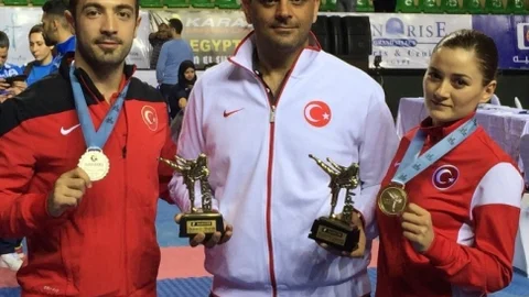 Yakan Çifti Mısır'da Zirve Yaptı