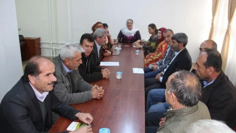 Silvan'da Yöresel Kıyafetli Meclis Toplantısı Yapıldı