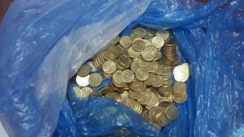 Duruduran Otomobilde Sikke Ele Geçirildi