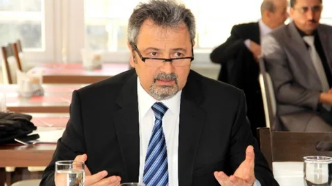 Prof. Dr. Cemaloğlu Kü'ye Rektör Adaylığını Açıkladı