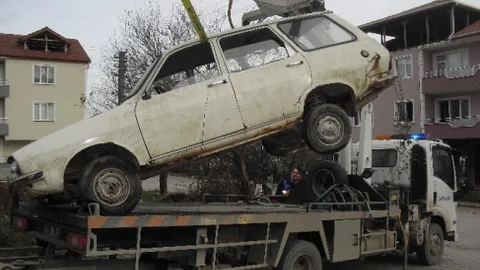 İzmit Belediyesi'nden Hurda Araç Uyarısı