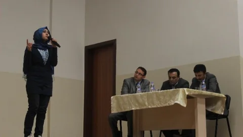 Öğrenciler İstiklal Marşı'nı Güzel Okumak İçin Yarıştı