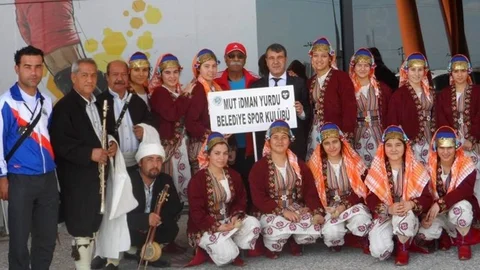Mut Belediyesi Halk Oyunlarında Mersin Birincisi