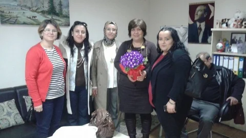 AK Parti Urla İlçe Kadın Kollarından Kızılay'a Ziyaret