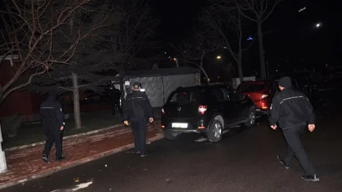 (Özel Haber) Ağaca Çarptı Otomobili Bırakıp Kaçtı